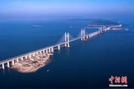 世界最长跨海峡公铁大桥为“国际旅游岛”带来“四方客”图片