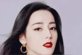 迪丽热巴深直角肩 身材惹人羡图片