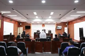 监管与被监管怎么就成了“猫鼠一家”？｜长城评论图片