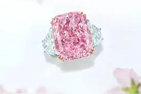 史上最大艳彩紫粉红钻石以1.95亿港币落槌图片