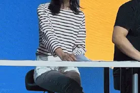 王冰冰戴上眼镜好A是什么意思？王冰冰秒变知性学姐，爱了爱了图片