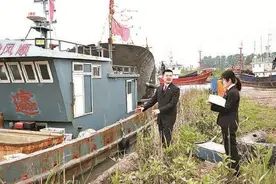非法捕捞花蛤苗56万余斤图片