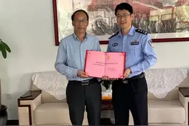 依法治校再上新台阶！临沂二中北校区有了法制副校长图片