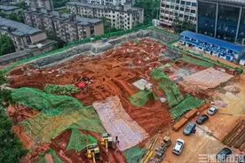 长沙一中学新发现42座古墓图片