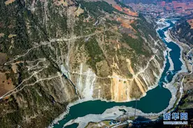 奋斗百年路 启航新征程·神州巡礼丨四川：下足“绣花”功“川”越贫困展新颜图片