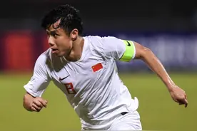 记者：国足明晚对阵关岛将身穿白色球衣出战图片