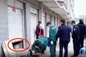 因为多看了门缝一眼，12岁的他救人一命图片
