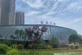洛阳又增“城市地标”！“马路办公”惠民生 弘义广场助城市品味提升图片