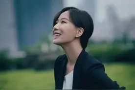 王珞丹最新活动美照释出 简约干练气质满分图片