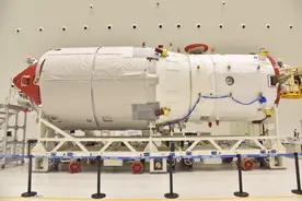筑梦“天宫”｜天舟二号发射成功，鱼香肉丝、宫爆鸡丁上太空图片