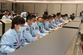 北京航天飞行控制中心：天舟二号发射对接现场见闻图片