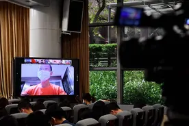 市教育局：线上课程教师讲授时间原则上不超过20分钟图片