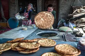 这里是新疆 | 新疆传统美食—烤馕图片