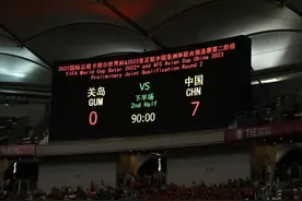 李铁不愿点评单个球员，维护武磊：质疑他的人好好看球吧图片