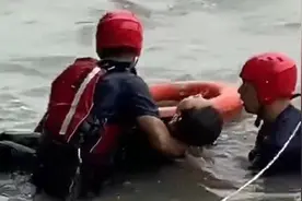 “只希望他平平安安”消防员水中救人，怀孕妻子岸边目睹全程后哭了图片