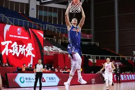 郭昊文体测数据出炉：裸足身高2.02米 臂展2.02米图片