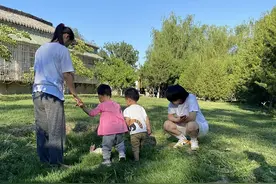 一对夫妻可生三孩，要在降低育儿成本上下大功夫图片