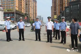 王鹏支队长督导检查城市风景道路车辆乱停乱放整治行动图片