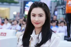 少女颜回归！41岁张柏芝生图曝光 肤白貌美少女感溢屏图片