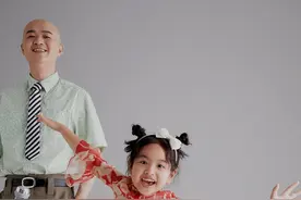 六一儿童节！包贝尔父女写真照童趣十足图片