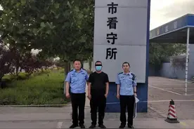 空调里不断闪烁红点！保定一房东偷装摄像头偷窥女租客隐私图片