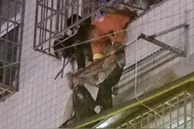 张家界女大学生轻生被救，消防员一句话把她逗笑：给你介绍消防小哥哥？图片