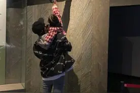 颖儿晒老公付辛博与女儿合照 父女俩背影温馨有爱图片