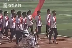 医学院运动会开幕式 网友：老弱病残孕都来了图片