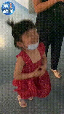 “世界上真的有奥特曼”！66岁医生爷爷查房，孩子们都惊呆了