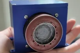 首次在轨应用性试验获得成功，这款离子推进系统由上海研制图片