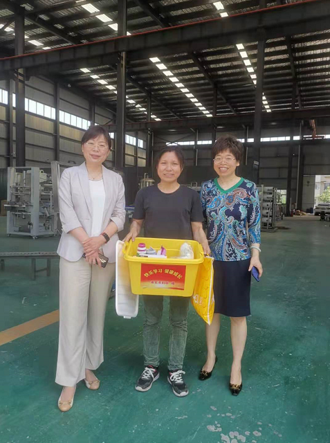 市妇联六一儿童节慰问结对帮扶社区、企业儿童