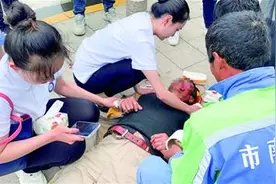 危急时刻“满脑子只想救人”图片