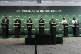 在巴西小镇遏制感染激增，刚被列入紧急使用清单的疫苗做到了图片