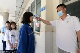 模拟高考“热身”迎战图片