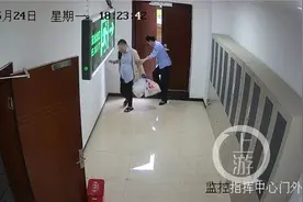 羊水破了即将分娩 孕妇敲开了派出所的门图片