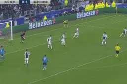 C罗：最喜欢的进球是18年对阵尤文时的倒钩图片