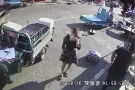 女子假装扫码购物，实则“逃单”——依法刑拘图片