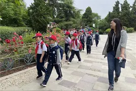 青岛市南区实验小学2020级8班六一儿童节活动图片