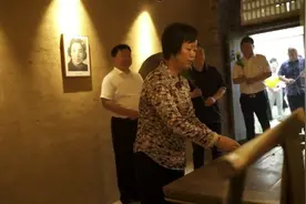 “传承红色基因，弘扬香玉精神”缅怀常香玉活动在巩义市香玉故居举办图片
