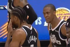 眼睛瞪得像铜铃！小卡绝平三分三不沾 隆多面色严肃与他交流图片