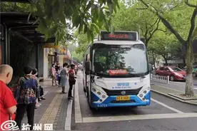 车型跟着人流变 杭州公交车型开启动态优化调整模式图片