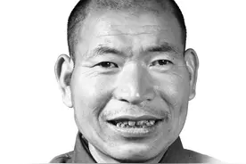 掏粪工人时传祥：一人脏累换来万家皆清洁图片