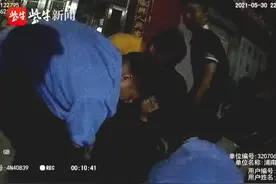 弟弟和老公发生冲突，女子又气又急当场晕倒图片