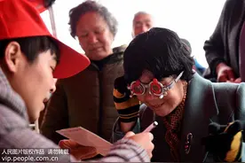 近视叠加老花眼怎么办？学会这3招勿忧图片