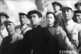 济宁党史故事②｜铁道游击队奇袭列车，为鲁南军区缴获越冬棉衣图片