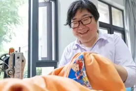 浙江“宝藏宿管阿姨”火了！缝补衣服上千件，一看就是亲妈级手艺图片