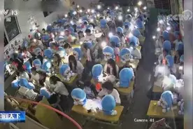 亦师亦友、不离不弃 看一位老师如何成为学生们眼中的“哆啦A梦”图片
