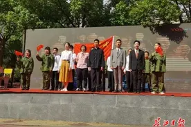 部部堪比大片！这群中学生表演的课本剧，老师看哭了图片