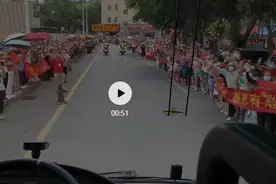 一路的“谢谢你”！深圳这一幕太好哭了图片