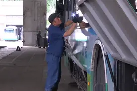 公交司机跨界创作40多首原创歌曲：让正能量照亮城市图片